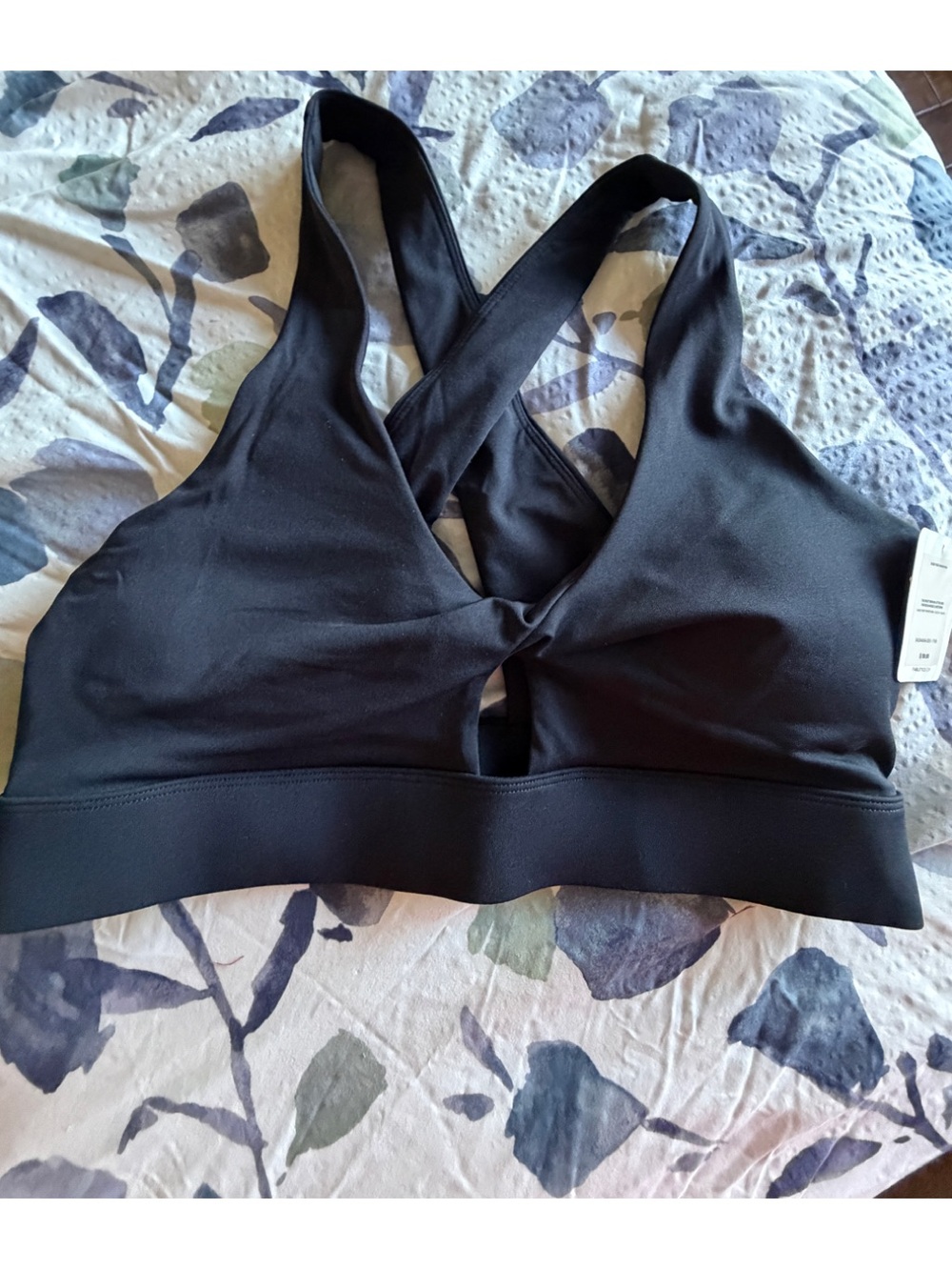 Fabletics Oasis Twist Black Cross-Back Sports Bra